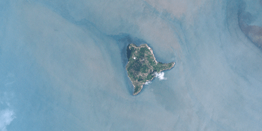 Dauan Island (Landsat).png