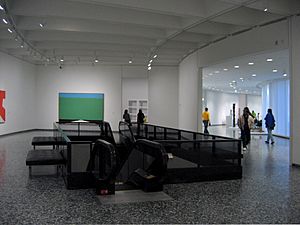 Hirshhorn Museum (outer gallery) 1
