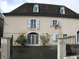 The town hall of Laàs