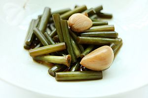 Maneuljjongjangajji (pickled garlic scapes).jpg
