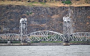 Oregon Trunk Rail Bridge, lift span down - viewed from the northeast