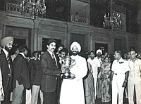 President Giani Zail Singh receiving the Indian cricket team after the World Cup victory