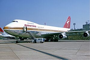 Qantas Boeing 747-200 Fitzgerald