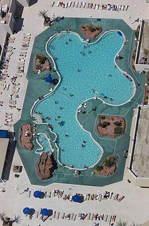 SwimmingPoolLVJuly07
