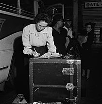 Tennessee-coach-company-baggage-agent-knox-1943-tn1