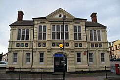 The Old Town Hall (geograph 6814403)