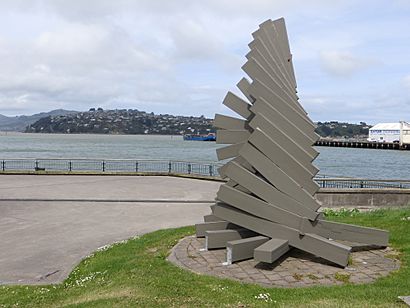The sculpture Toroa (1989) by Peter Nicholls on Otago Harbour in Dunedin, New Zealand, Dec 2018.jpg