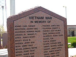 Vietnam War Memorial in Amarillo IMG 0134