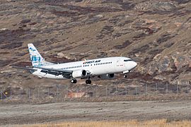 2017-09-23 First Air Boeing 737-400 (C-FFNM) at Kangerlussuaq Airport (SFJ), Greenland