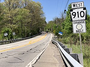 2022-05-15 12 28 22 View west along Pennsylvania State Route 910 (Wexford Bayne Road) at Wexford Run Road in Marshall Township, Allegheny County, Pennsylvania