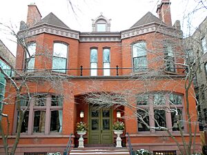 440 W Belden
