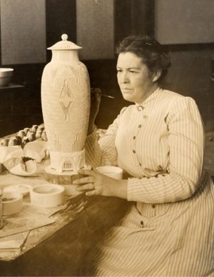 Adelaide Robineau working on her scarab vase (cropped).jpg