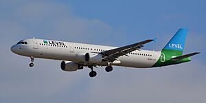 Airbus A321-200 OE-LCF - Level Austria (Anisec Luftfahrt)