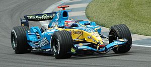 Fernando Alonso qualifying in a Renault Formula One car at the 2005 United States Grand Prix