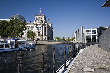 Berlin- Bundestag by the Spree - 3570.jpg