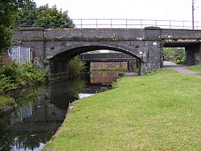 Canal Bridges, Horseley Fields - geograph.org.uk - 928936.jpg