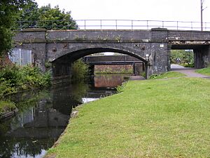 Canal Bridges, Horseley Fields - geograph.org.uk - 928936