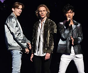 FO&O 08 (cropped) @ Melodifestivalen 2017 - Jonatan Svensson Glad