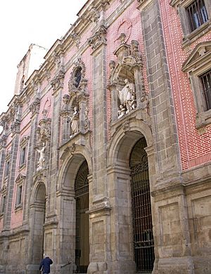 Iglesia de San Cayetano 1 edited.jpg