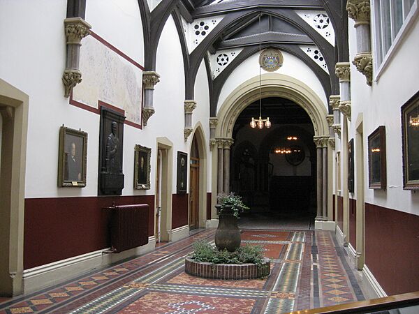 LGI Entrance corridor 19 July 2018 3