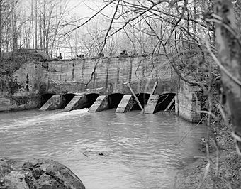 Lockville Hydroelectric Plant, Deep River, 3.5 miles upstream from Haw River, Moncure (Chatham County, North Carolina).jpg