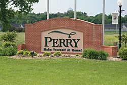 Perry Iowa 20090607 Sign.JPG