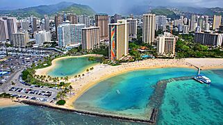 Rainbow Tower Waikiki (16178632002)