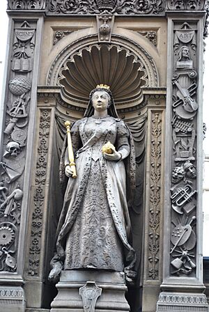 Royal Courts of Justice 20130414 056