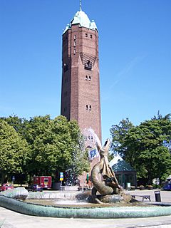 Trelleborg, Springbrunnen und Turm (2008-07-27)