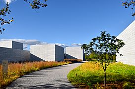 2018-10-13 Pavilions Walkway -- Glenstone Museum Potomac (MD) October 2018