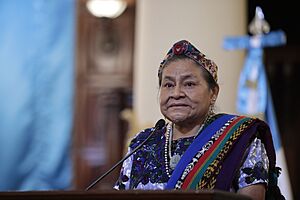 20240620 NP PRESIDENTE BERNARDO AREVALO Y KARIN HERRERA PARTICIPAN EN DIALOGO PREMIO NOBEL DE LA PAZ 054.jpg