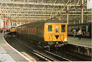 BR Class 401 2-BIL EMU no. 2090, London Waterloo, 22 November 1986