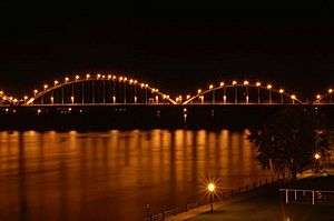 Centennial Bridge at night from Davenport- 2014-06-18 02-09