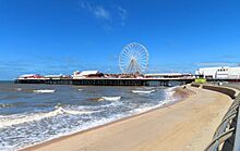 Central Pier in Blackpool - geograph.org.uk - 6215324.jpg
