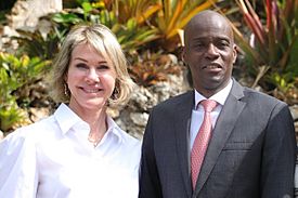 Kelly Craft poses a photo with Haitian President Moise