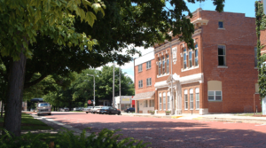 East Smith Street on the town square with the historic 1915 Masonic building.