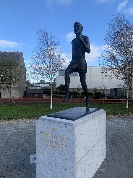 Ronnie Delany Statue in Arklow
