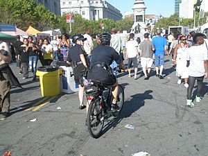 SFPD officer on a Trek bicycle