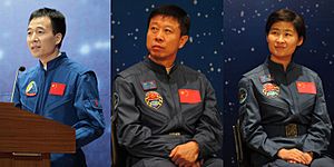 Shenzhou 9 crew.jpg