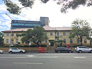 St Andrew's War Memorial Hospital Administration Building.JPG