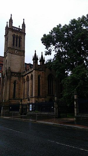 St David's Church and the entrance to Ramshorn Cemetery on Ingram Street, Glasgow