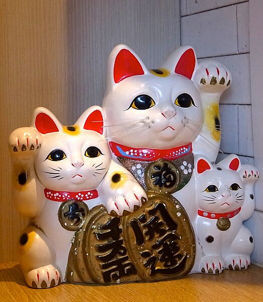 Triplemanekineko-aug30-2014