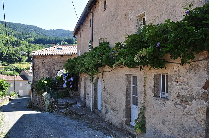 Une vieille batisse à Albon-d'Ardèche