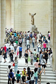 Visiter le Louvre en été ! (4787187477)