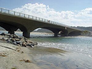 111003 TPSR lagoon bridge eastward far AUT 025