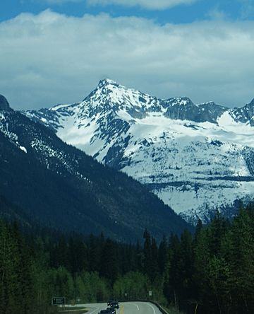 Avalanche Mountain of Sir Donald Range.jpg