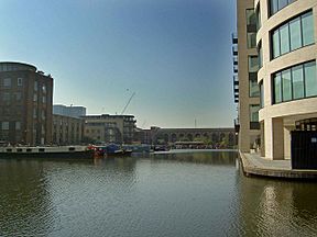 Basin on the Regent Canal east of York Way Kings Cross - geograph.org.uk - 793708.jpg