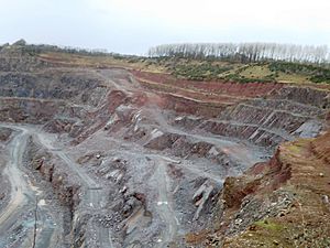 Cliffe Hill Quarry 2.jpg