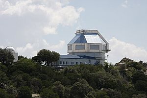 Dome of the 3.5m WIYN telescope.jpg
