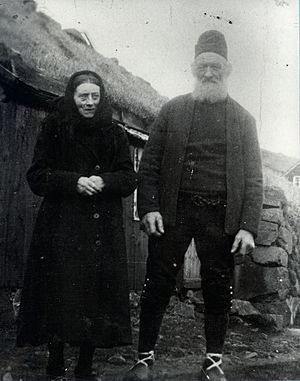 Faroese-couple-ca1940-Múli-Faroe-Islands